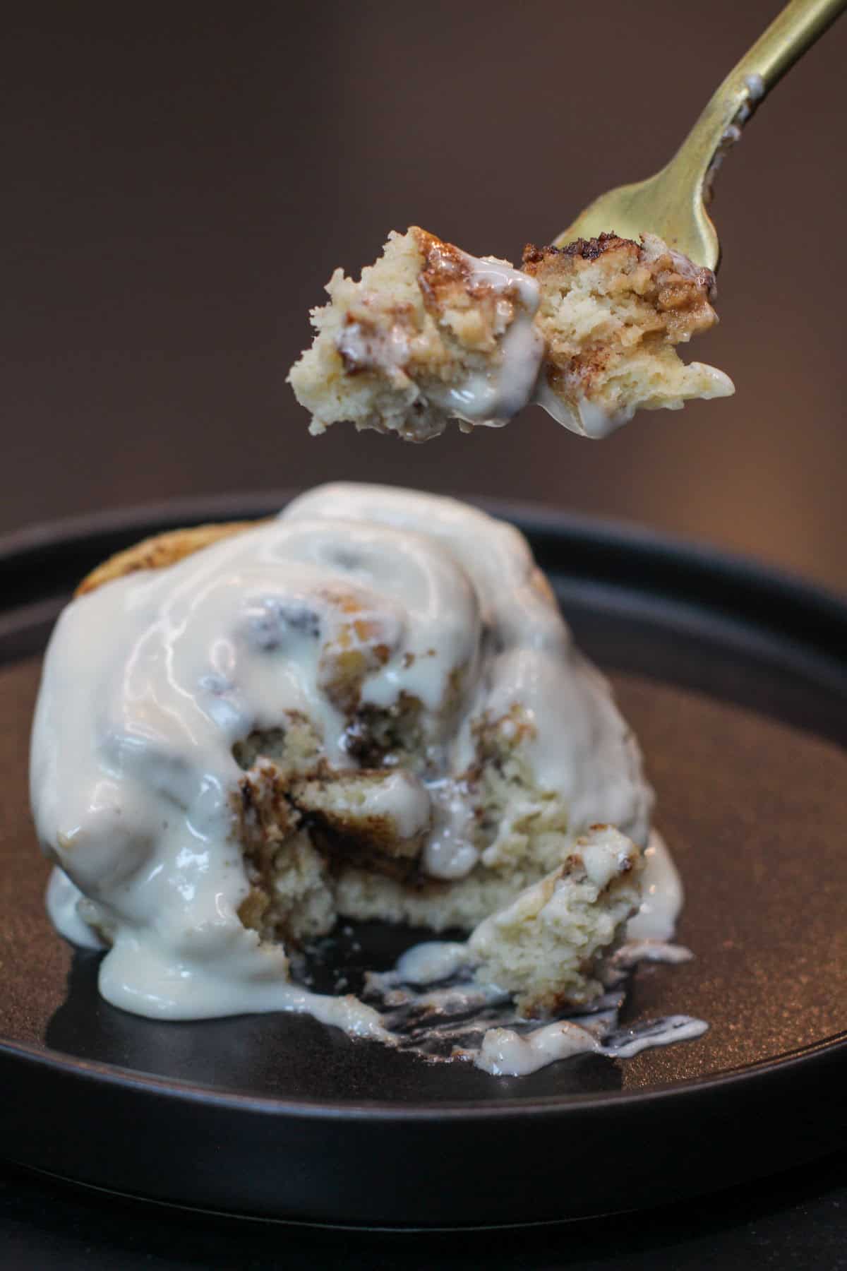 Delicious cinnamon rolls with cream cheese frosting, perfect for breakfast or dessert. Freshly baked, gooey, and flavorful.